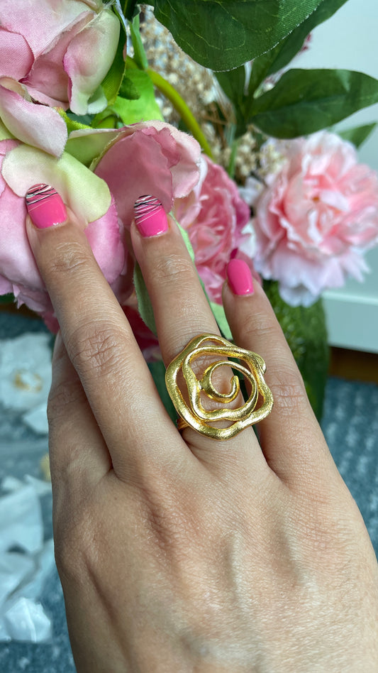 ROSE’ S BLOOM
